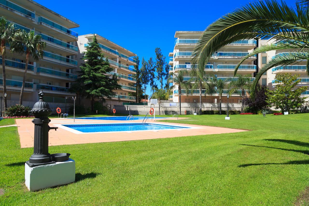 Uhc Village Park Apartments Salou Exterior photo